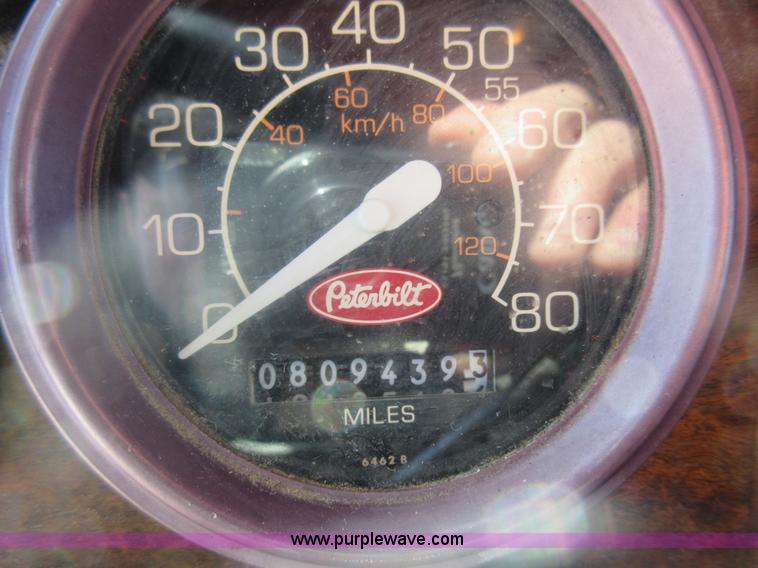 image for item J1982 1995 Peterbilt 377 water truck