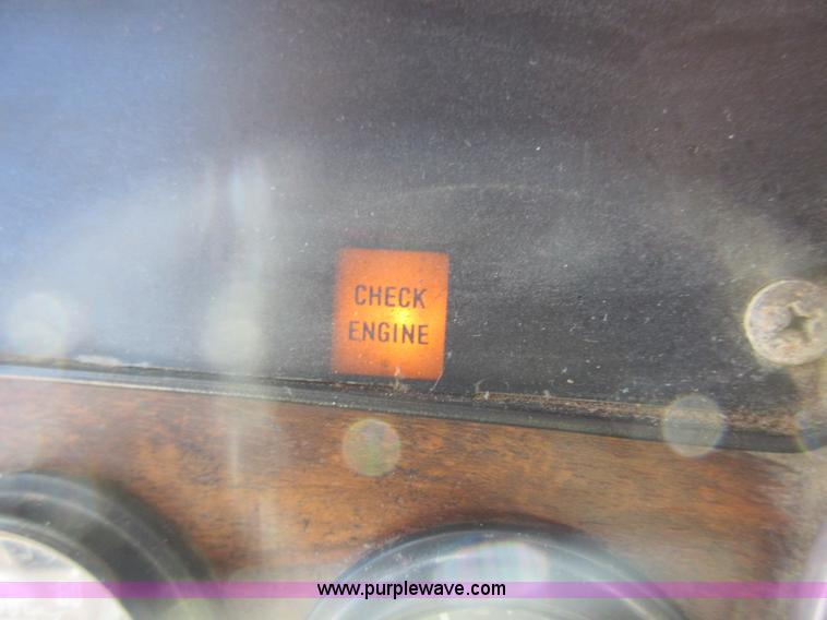 image for item J1982 1995 Peterbilt 377 water truck