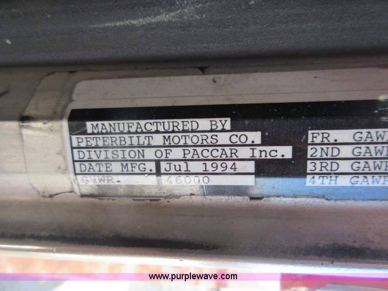 image for item J1982 1995 Peterbilt 377 water truck