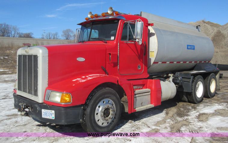 image for item J1983 1994 Peterbilt 377 water truck
