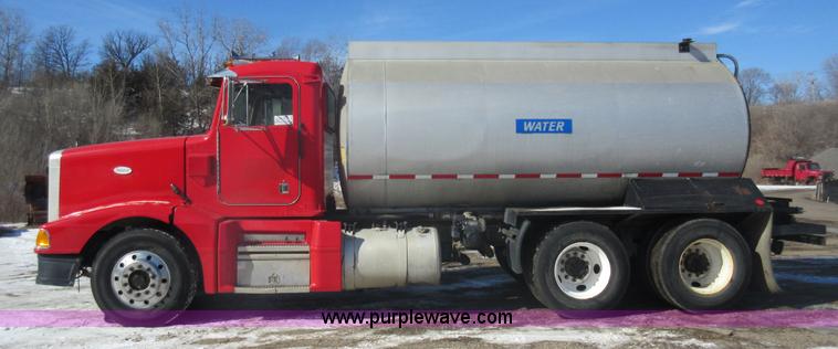 image for item J1983 1994 Peterbilt 377 water truck