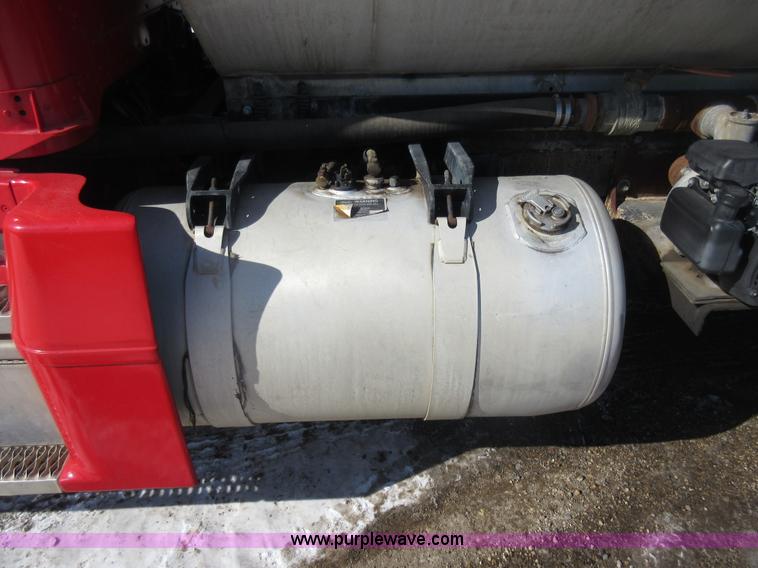 image for item J1983 1994 Peterbilt 377 water truck