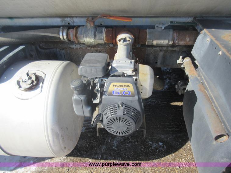 image for item J1983 1994 Peterbilt 377 water truck