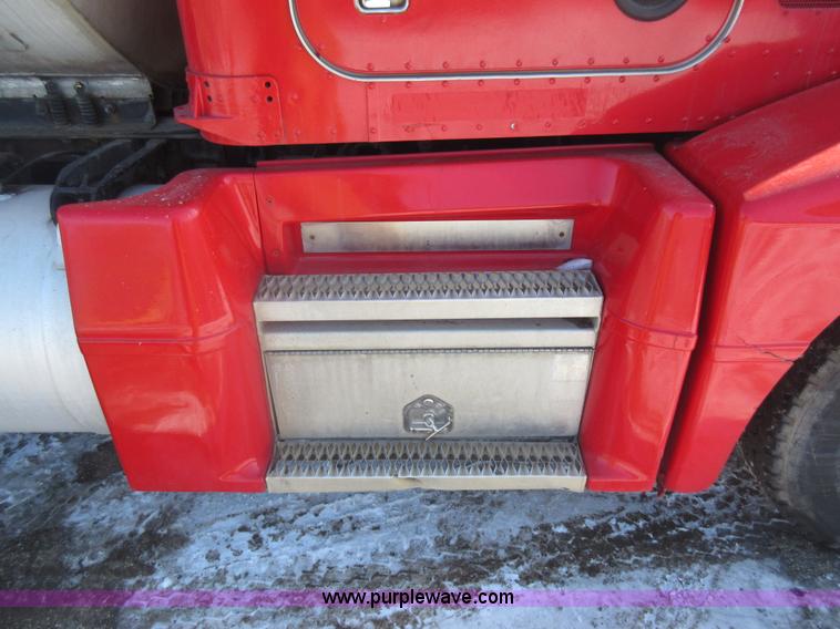 image for item J1983 1994 Peterbilt 377 water truck