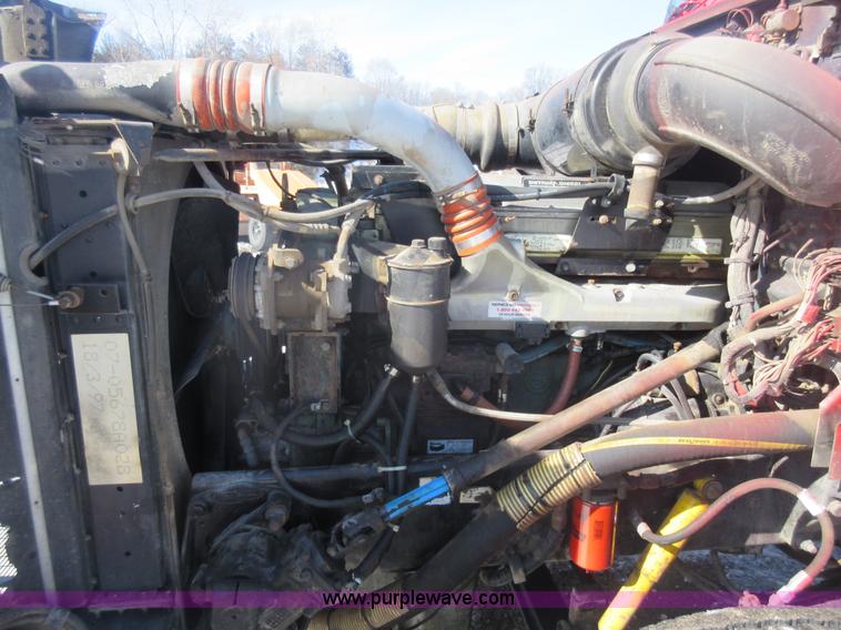 image for item J1983 1994 Peterbilt 377 water truck