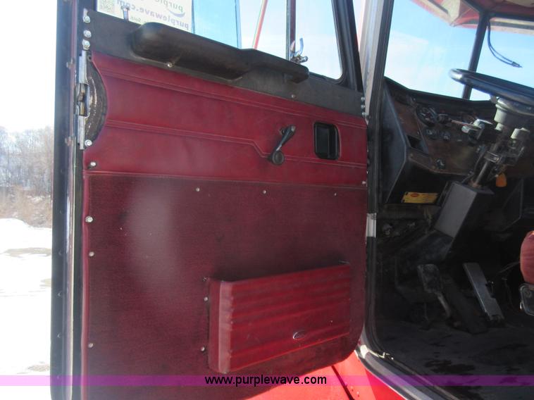 image for item J1983 1994 Peterbilt 377 water truck