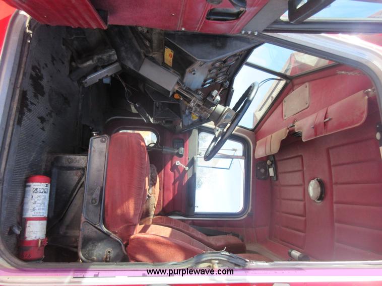 image for item J1983 1994 Peterbilt 377 water truck