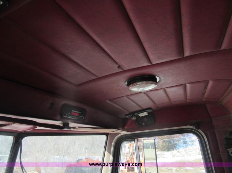 image for item J1983 1994 Peterbilt 377 water truck