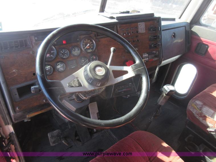 image for item J1983 1994 Peterbilt 377 water truck