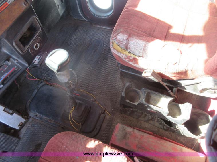 image for item J1983 1994 Peterbilt 377 water truck