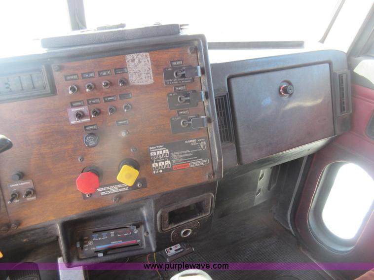 image for item J1983 1994 Peterbilt 377 water truck