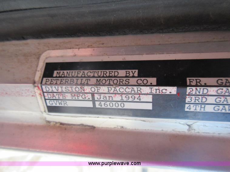 image for item J1983 1994 Peterbilt 377 water truck