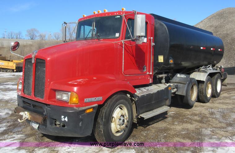 image for item J1984 1995 Kenworth T400 water truck
