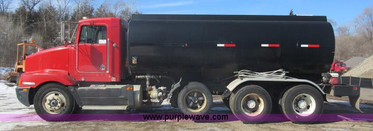 image for item J1984 1995 Kenworth T400 water truck