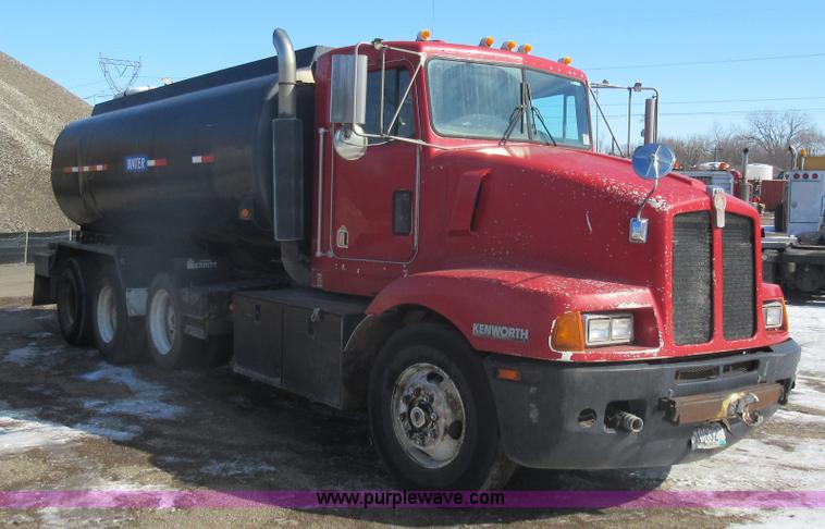 image for item J1984 1995 Kenworth T400 water truck