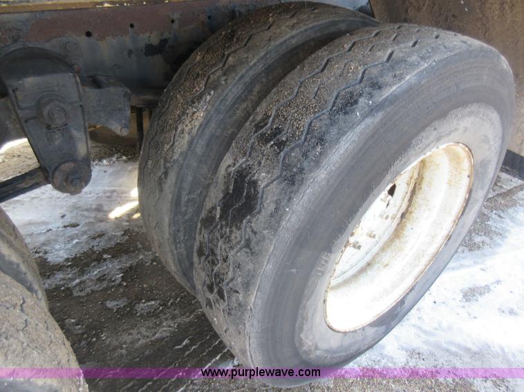 image for item J1984 1995 Kenworth T400 water truck