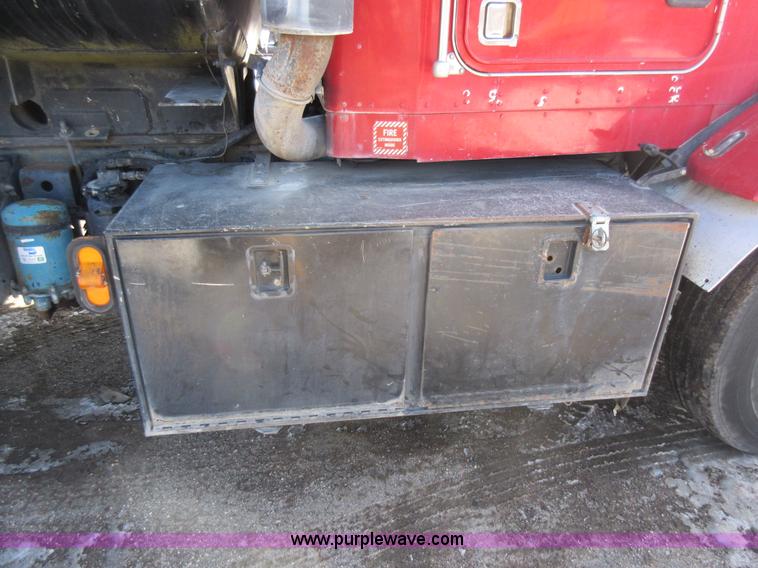 image for item J1984 1995 Kenworth T400 water truck