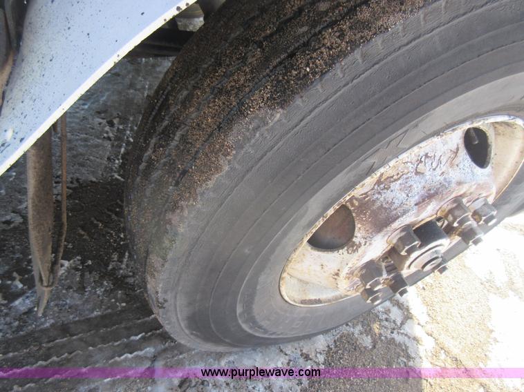 image for item J1984 1995 Kenworth T400 water truck