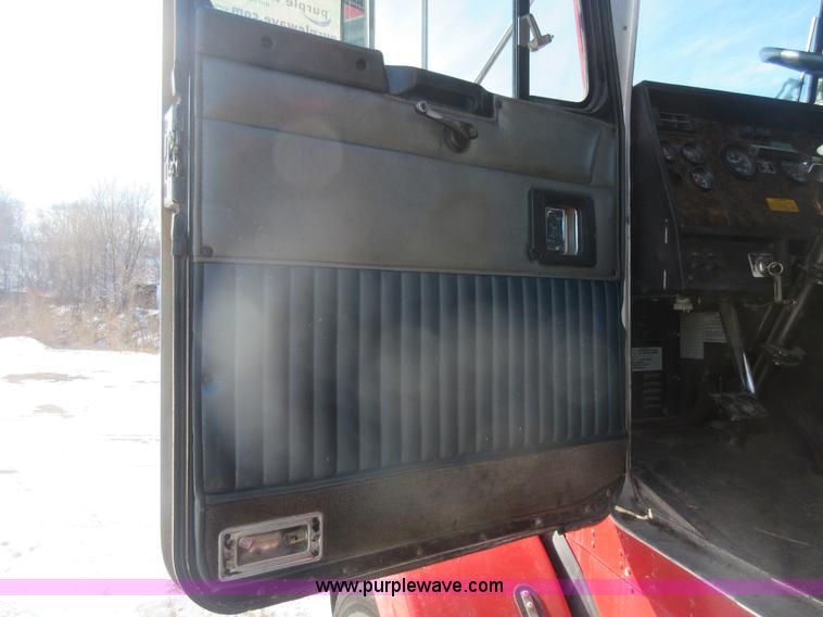 image for item J1984 1995 Kenworth T400 water truck