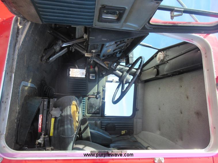 image for item J1984 1995 Kenworth T400 water truck