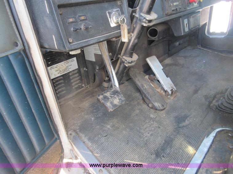 image for item J1984 1995 Kenworth T400 water truck