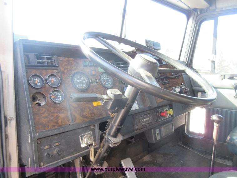 image for item J1984 1995 Kenworth T400 water truck