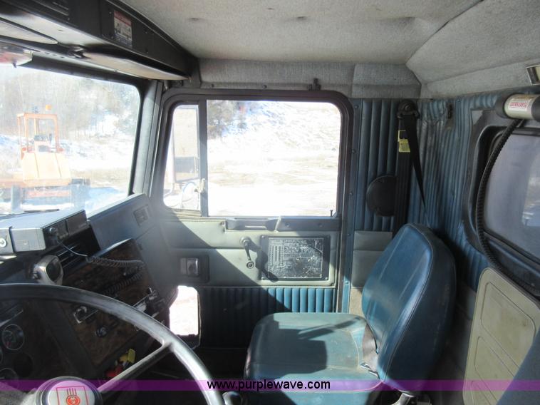 image for item J1984 1995 Kenworth T400 water truck