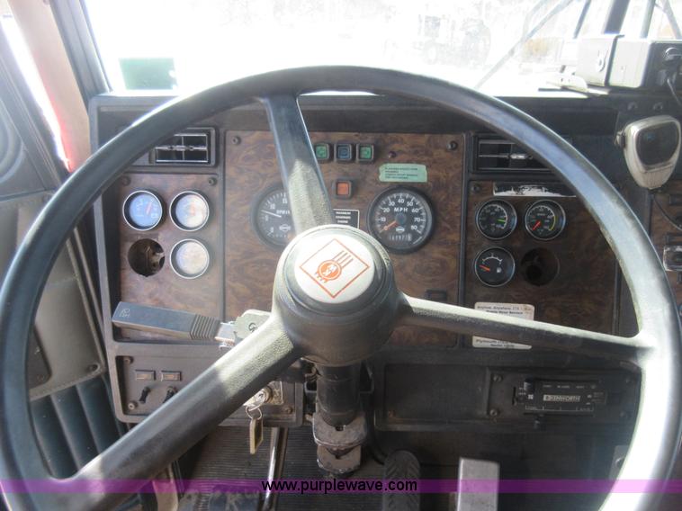 image for item J1984 1995 Kenworth T400 water truck