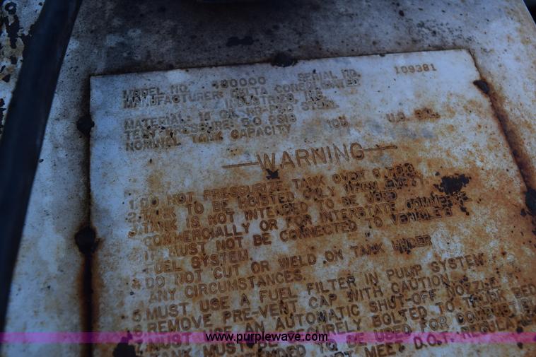 image for item J1985 2004 Chevrolet Silverado 1500 pickup truck