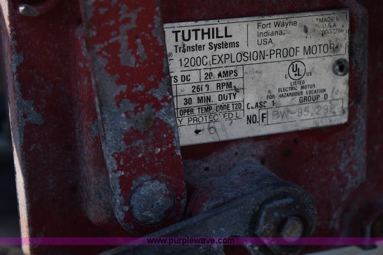 image for item J1985 2004 Chevrolet Silverado 1500 pickup truck