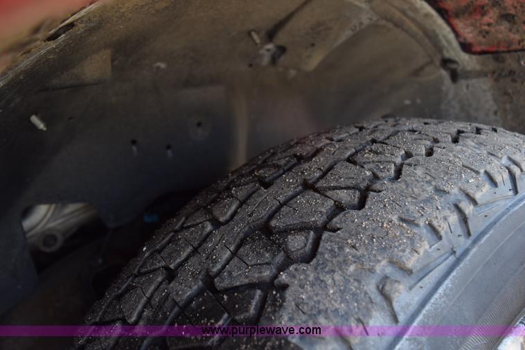 image for item J1985 2004 Chevrolet Silverado 1500 pickup truck