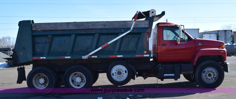 image for item J1989 2002 Chevrolet C8500 dump truck