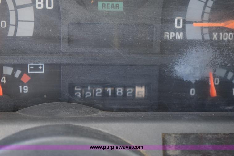 image for item J1989 2002 Chevrolet C8500 dump truck