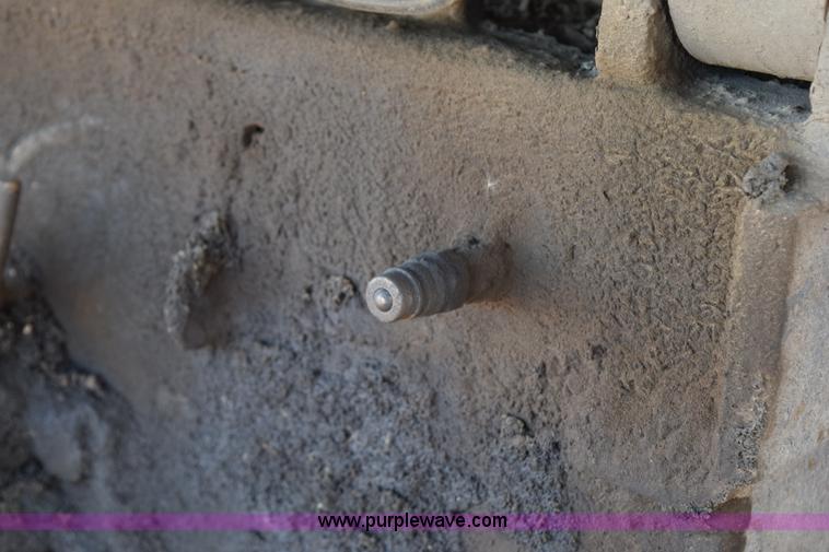 image for item J1989 2002 Chevrolet C8500 dump truck