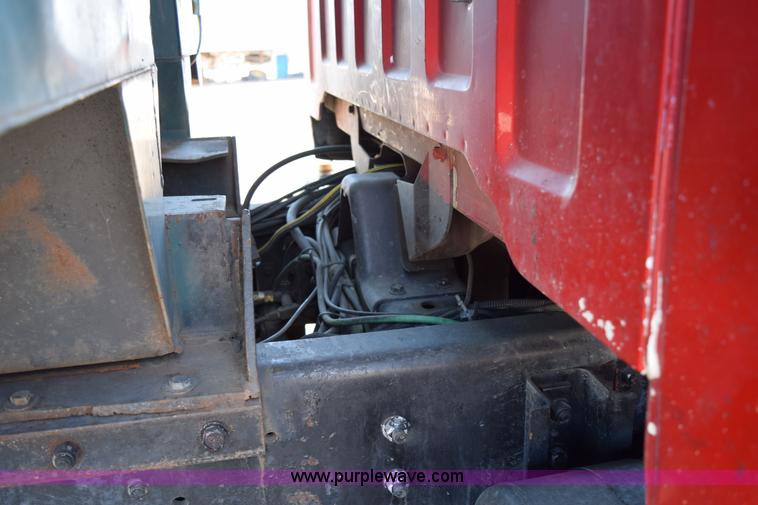 image for item J1989 2002 Chevrolet C8500 dump truck