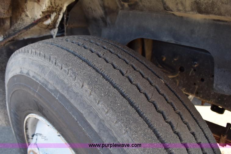 image for item J1989 2002 Chevrolet C8500 dump truck