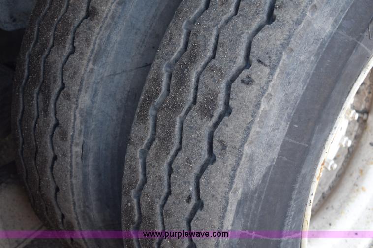 image for item J1989 2002 Chevrolet C8500 dump truck