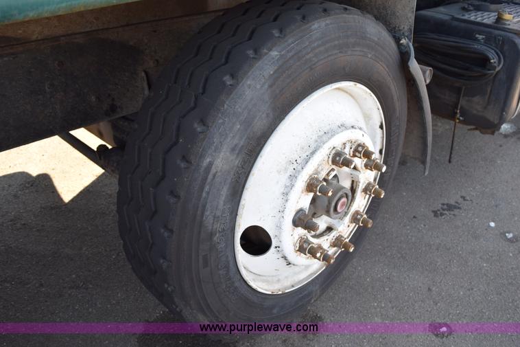 image for item J1989 2002 Chevrolet C8500 dump truck