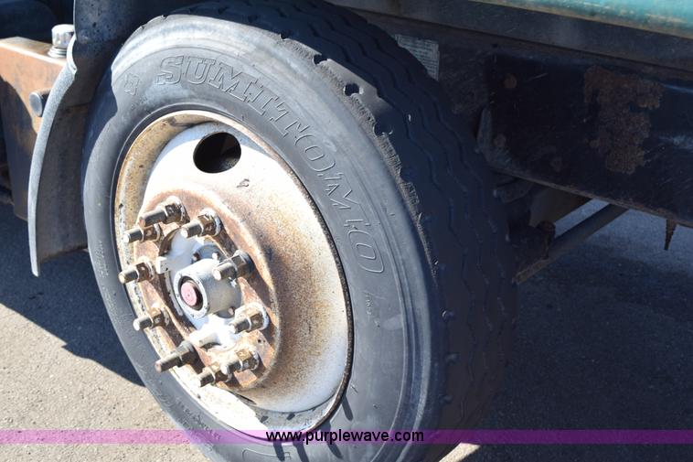 image for item J1989 2002 Chevrolet C8500 dump truck