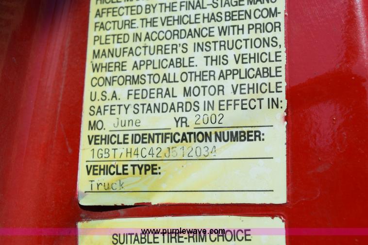 image for item J1989 2002 Chevrolet C8500 dump truck