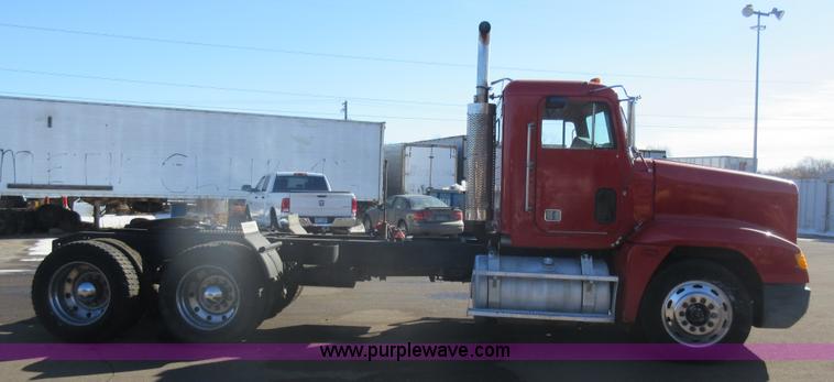image for item J1991 1989 Freightliner FLD semi truck