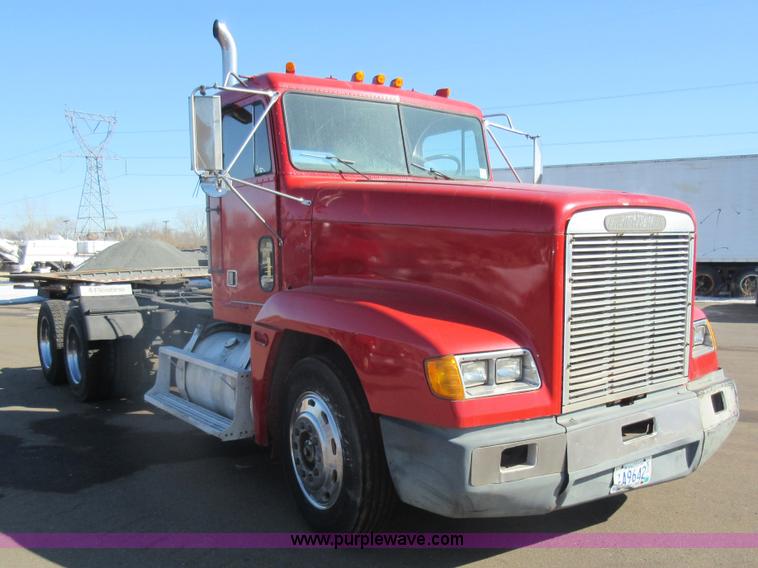 image for item J1991 1989 Freightliner FLD semi truck