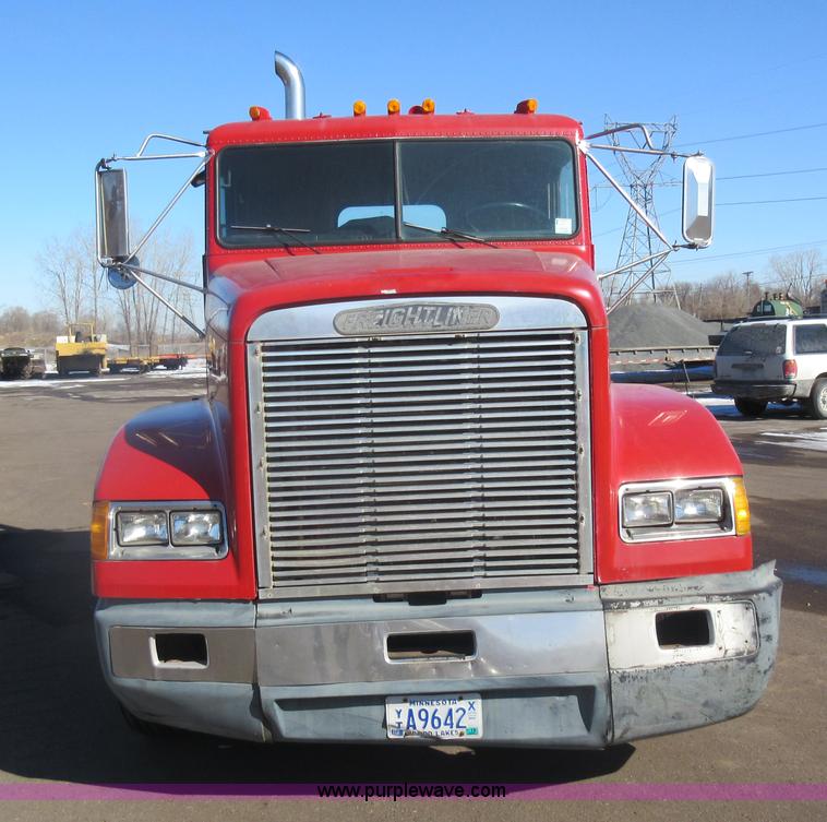 image for item J1991 1989 Freightliner FLD semi truck