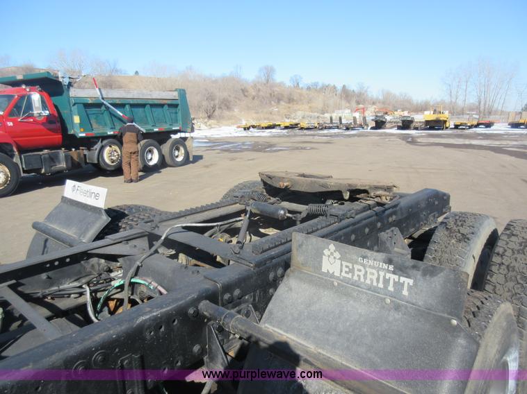 image for item J1991 1989 Freightliner FLD semi truck