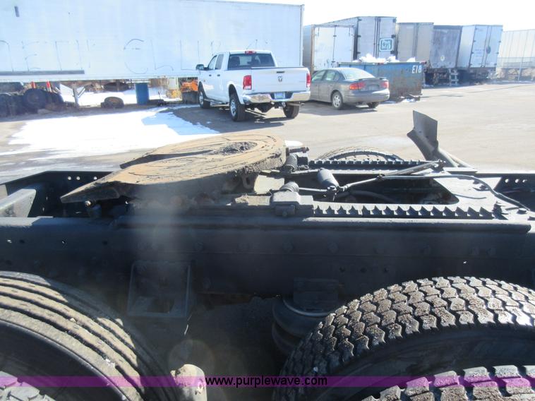 image for item J1991 1989 Freightliner FLD semi truck