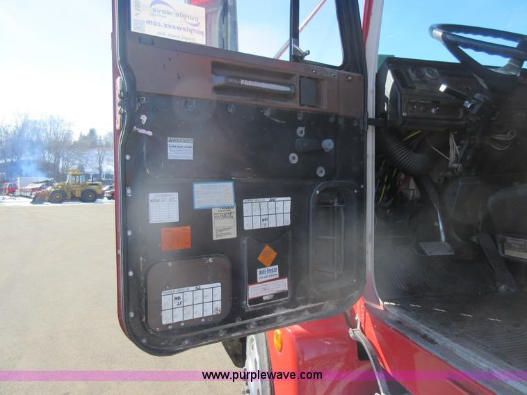 image for item J1991 1989 Freightliner FLD semi truck