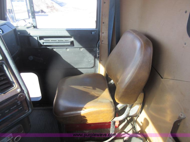 image for item J1991 1989 Freightliner FLD semi truck