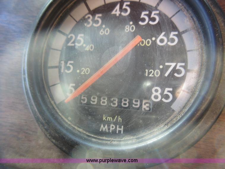 image for item J1991 1989 Freightliner FLD semi truck