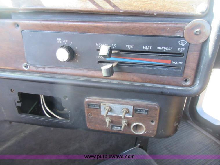 image for item J1991 1989 Freightliner FLD semi truck