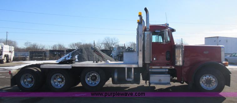 image for item J1993 1993 Peterbilt 379 semi truck